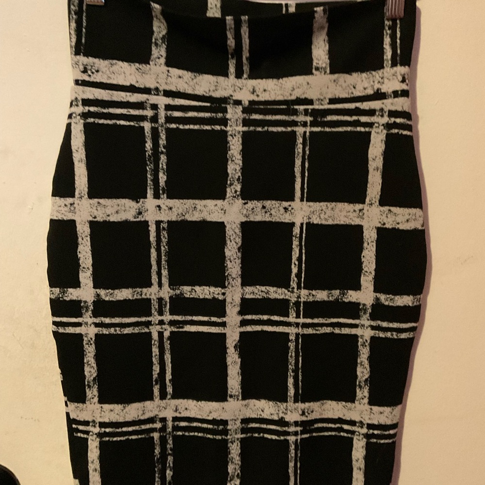 Ultra Flirt Stylish Black and White Plaid Women's pencil Skirt size S